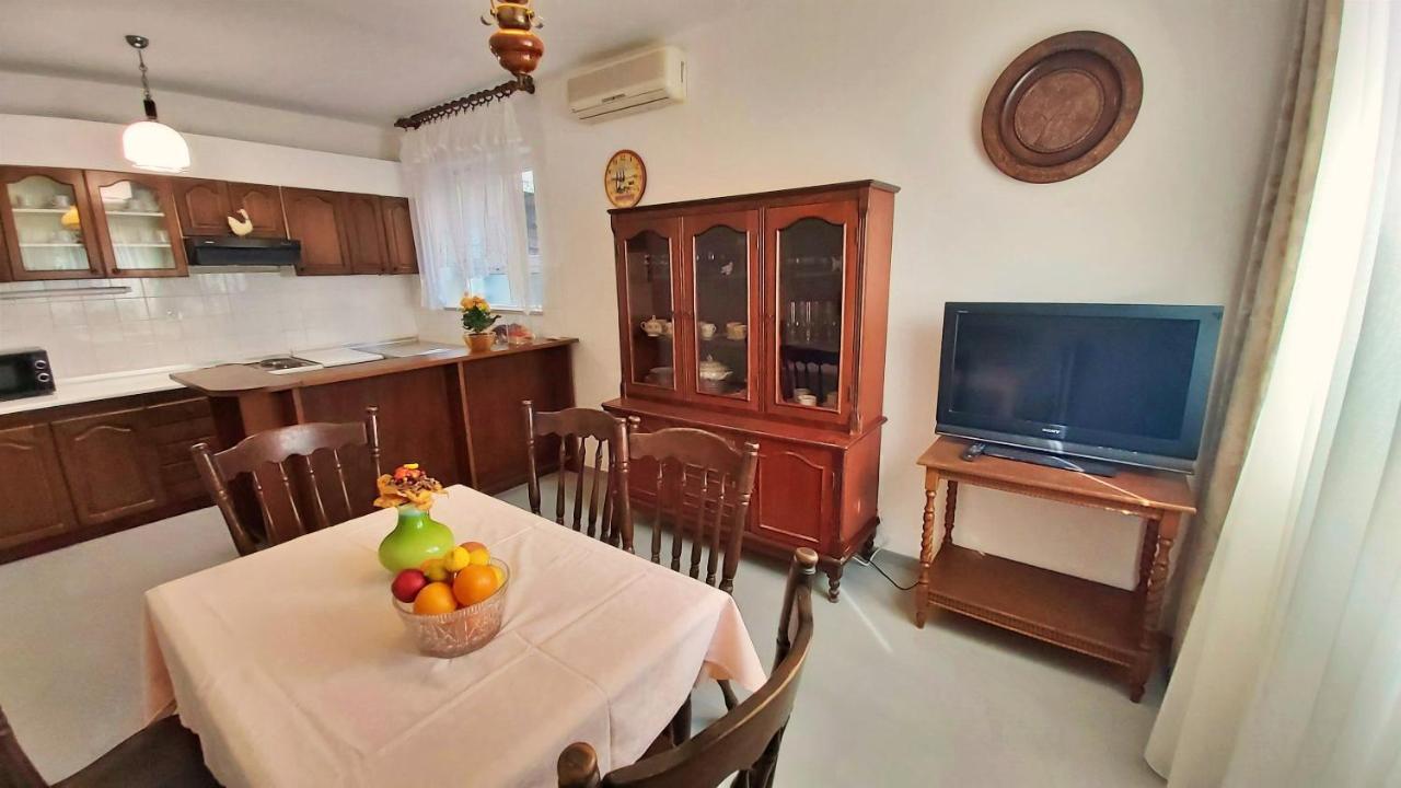 Apartment Cedo Omiš Εξωτερικό φωτογραφία